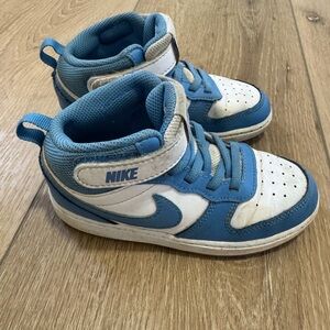 Nike Kids Sneakers in Blue and White